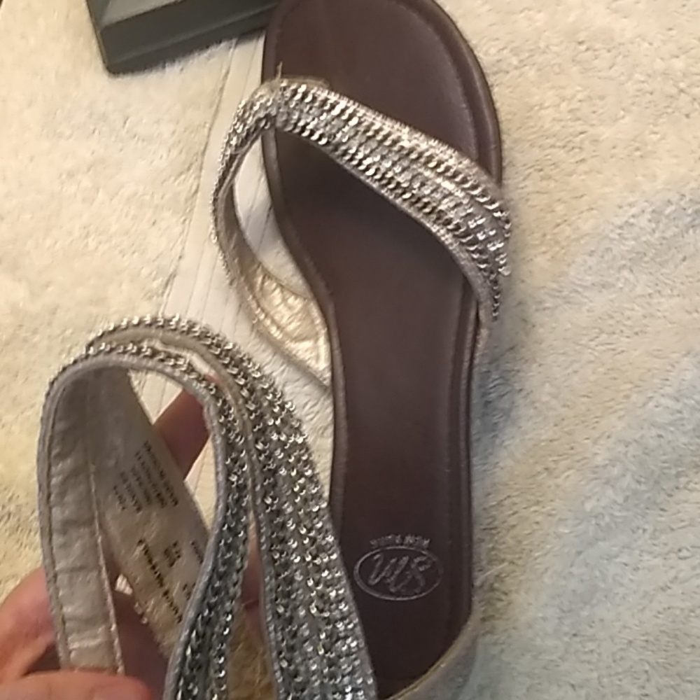 Sandals - Picture 2 of 2